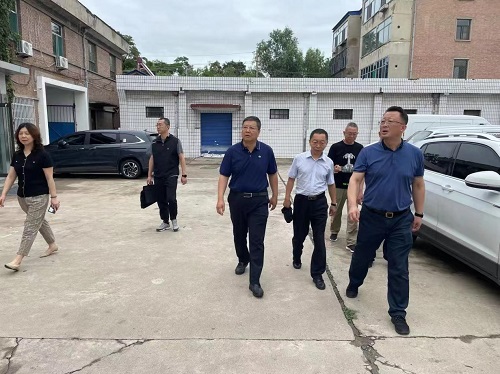 山西省盐业集团有限责任公司党委书记、董事长杜志国在晋中分公司调研