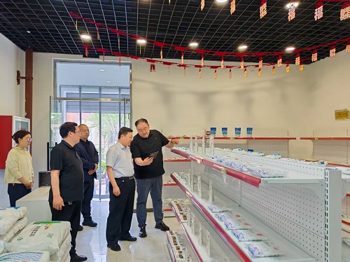 齐凤鸣深入山西省盐业集团阳泉分公司调研